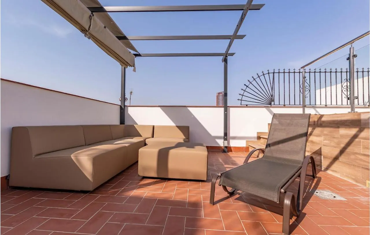Lovely Apartment In Sevilla With Kitchen إسبانيا
