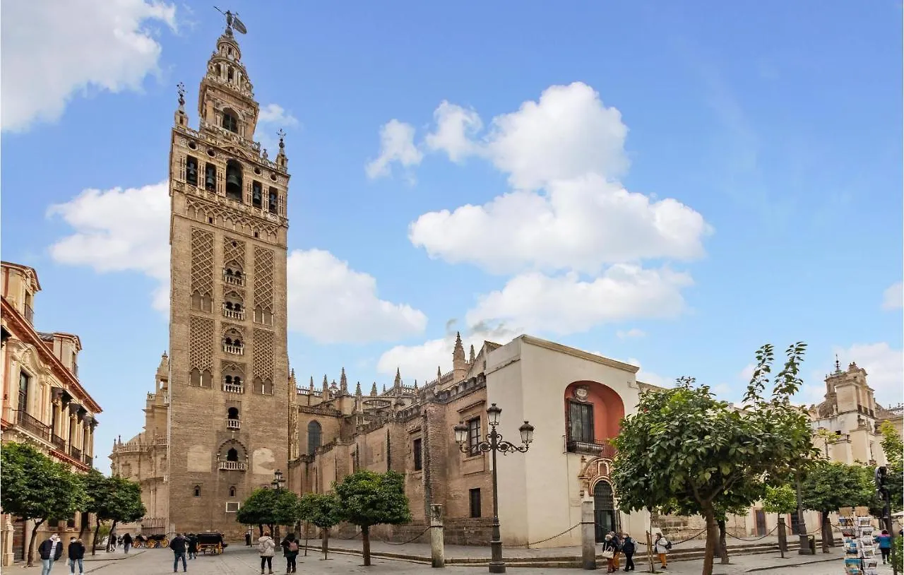 Lovely Apartment In Sevilla With Kitchen إشبيلية