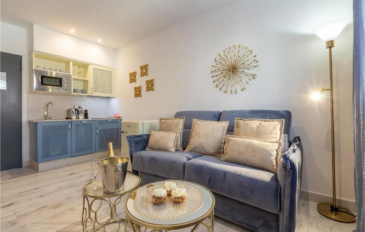 Lovely Apartment In Sevilla With Kitchen إسبانيا