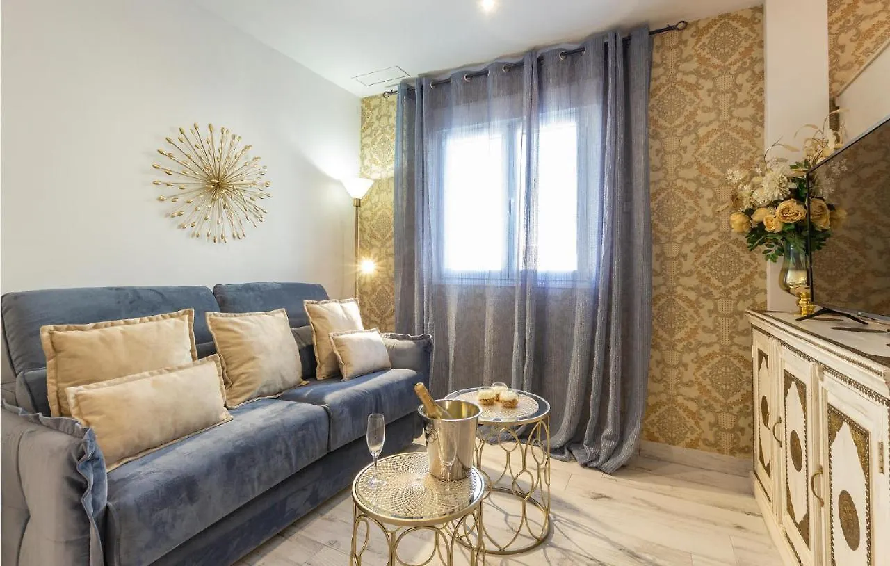 Lovely Apartment In Sevilla With Kitchen إسبانيا