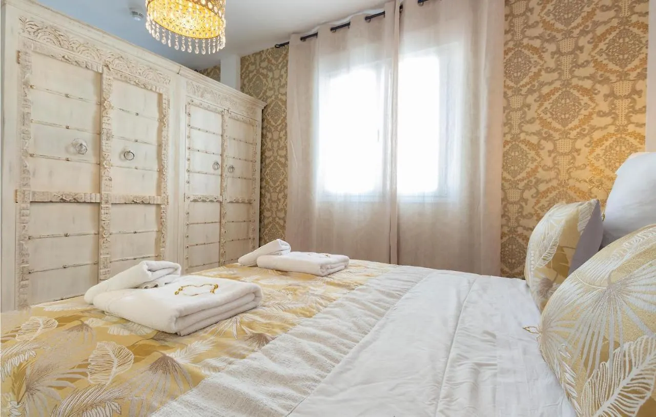Lovely Apartment In Sevilla With Kitchen